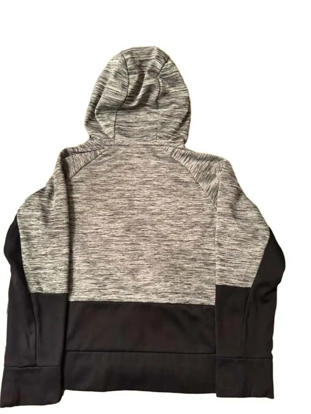 Nike Boys Dri-FIT Therma Pullover Hoodie in Gray and Black H1141